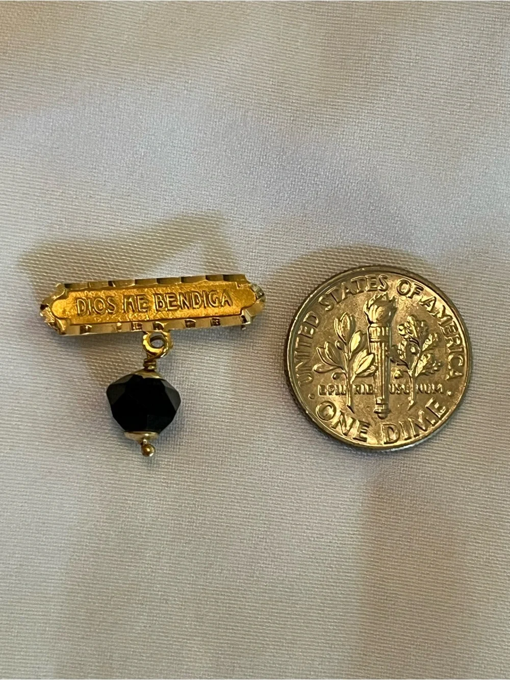 14K Gold Vintage Cuban Baby Dios Me Bendiga Azabache Mal de Ojo Broche Pin
